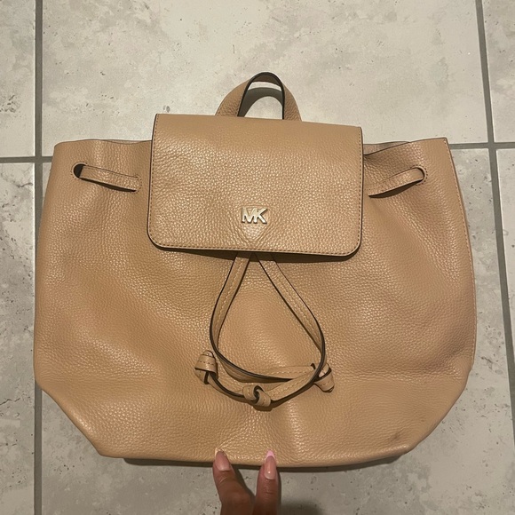 Michael Kors MK Junie Flap Backpack Purse Tote Bag - Picture 4 of 12